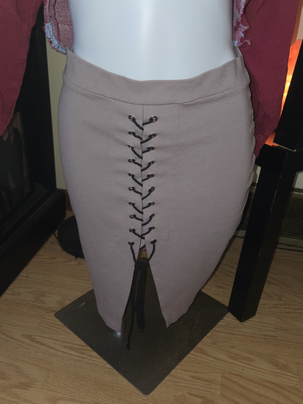 🌟Windsor Lace-Up Front Taupe Pencil Skirt🌟©️